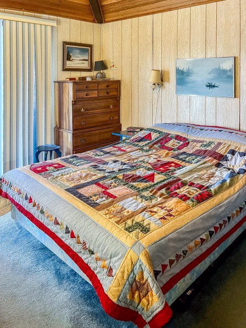 First Floor Bedroom - Queen Bed