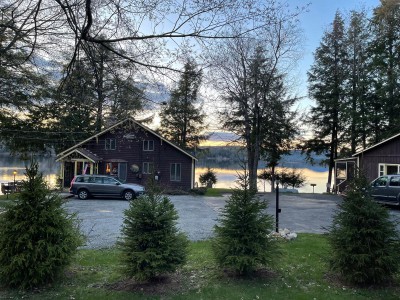 LAKE FRONT COTTAGES