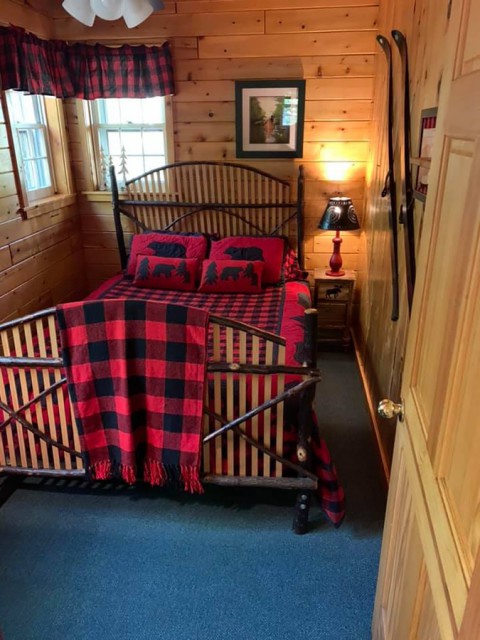 Lodge Bedroom...with Queen Bed