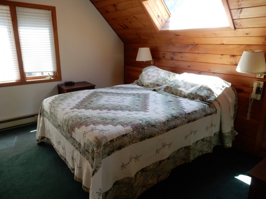 Master bedroom with queen bed