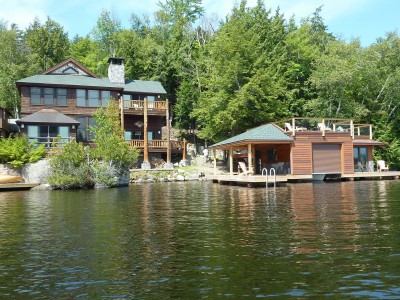 BEAUTIFUL NEW HOME ON THE WATER