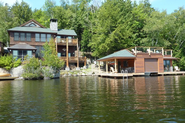 NEW BOATHOUSE! With rooftop deck, plus canoes & kayaks