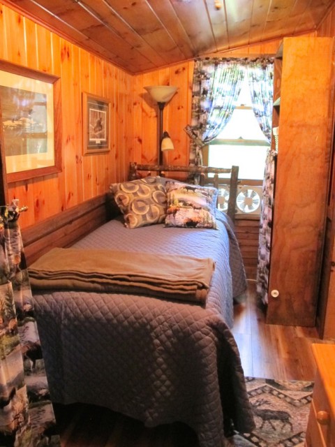 Bedroom with twin EX. Long beds