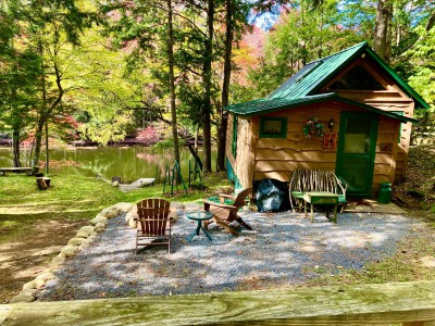 RIVERFRONT CABIN FOR TWO, SUMMER  WEEKLY ONLY