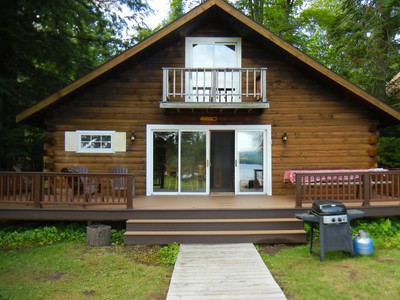 YEAR-ROUND WATERFRONT CABIN AT HOLIDAY SHORES