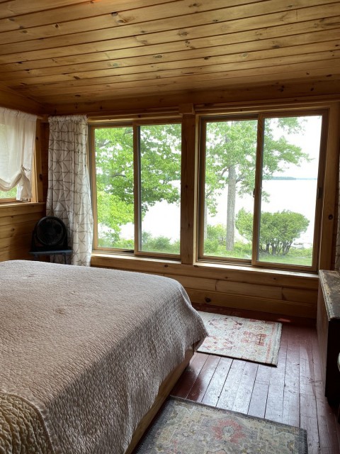 Master bedroom -queen. Gorgeous view of the Lake