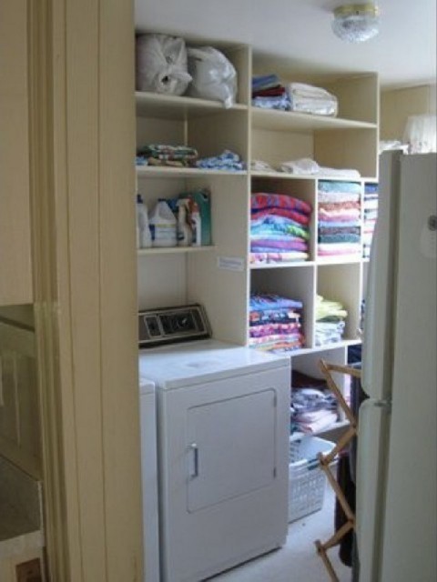 Washer/dryer, linens, beach towels, etc. 