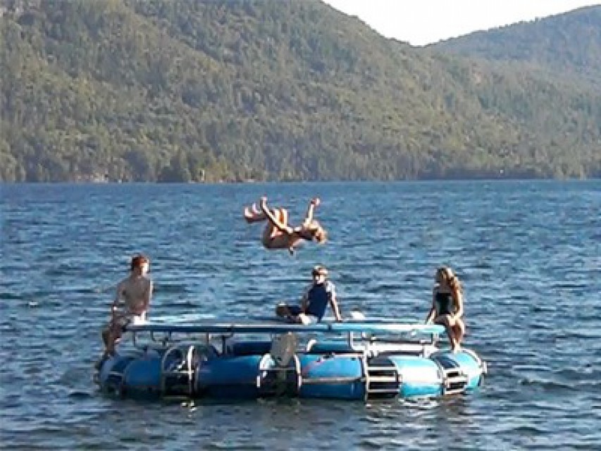 AquaTrampoline Raft