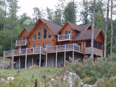 WATERFRONT LOG HOME