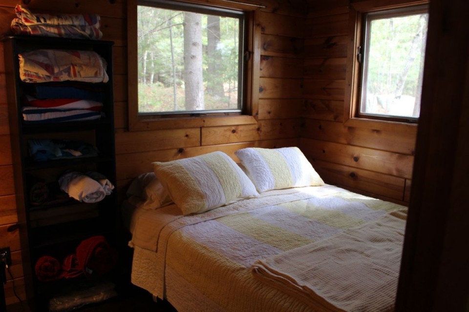2nd bedroom in large bunk cabin, 1 queen bed
