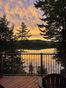 LAKE HOUSE WITH SPECTACULAR SUNSETS 