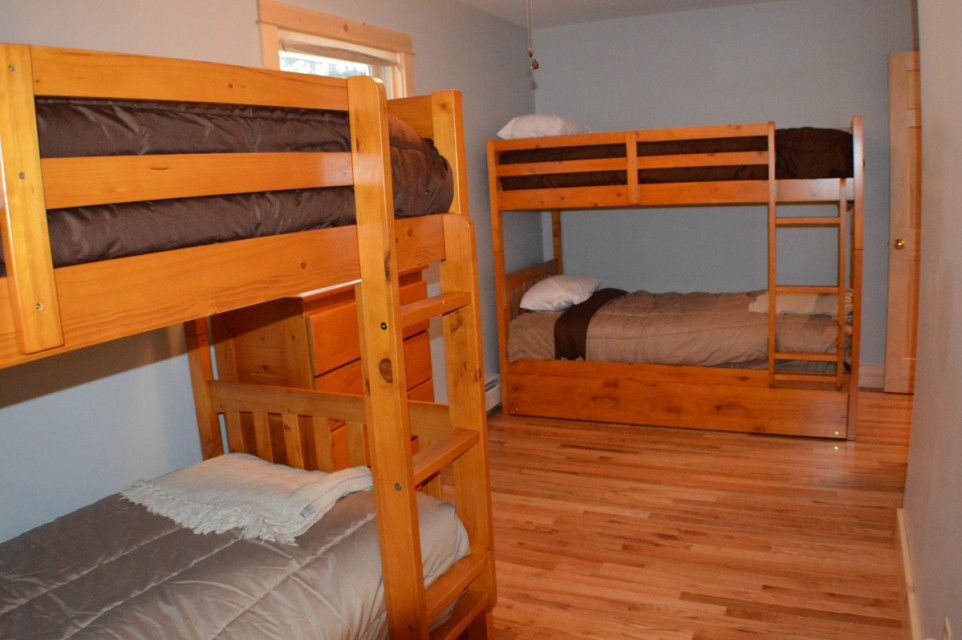 bunk beds plus trundle, sleeps 5