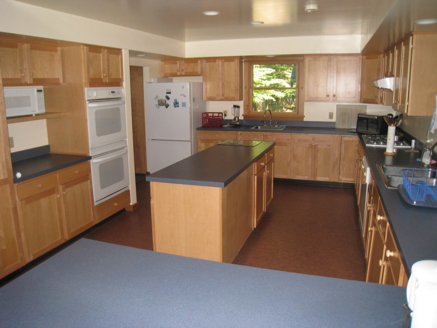 Spacious, well equipped kitchen.