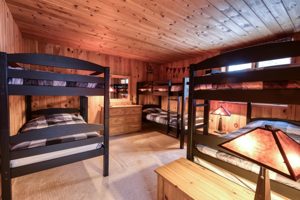 Adirondack Chalet Perfect For Large, Adirondack Bunk Beds